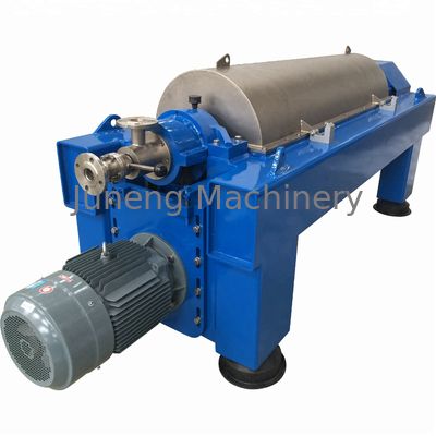 kaufen Three Phase Horizontal Decanter Centrifuge for Oil Sludge Water Separation with 22/5.5 kw Motor Power and 3200r/min Speed online manufacture